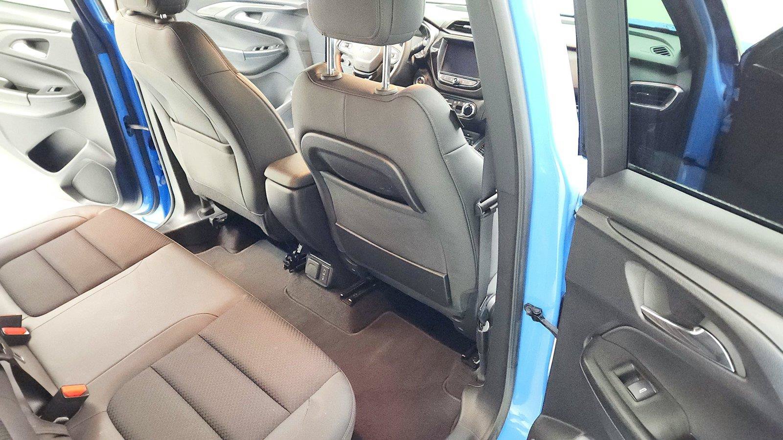 Used 2023 Chevrolet TrailBlazer RS w/ Sun and Liftgate Package FWD image 22