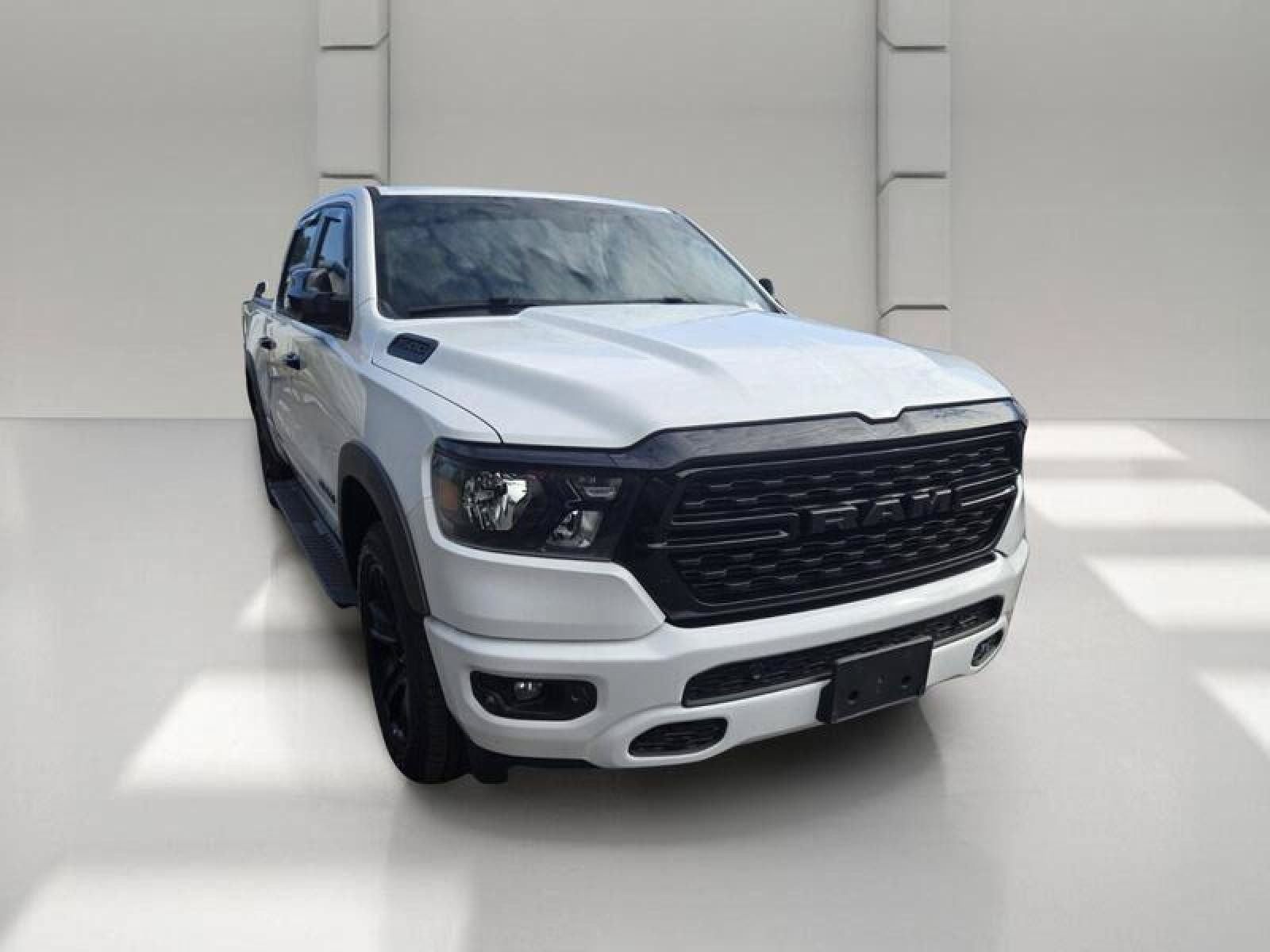 Used 2023 RAM 1500 Big Horn AWD/4WD image 3
