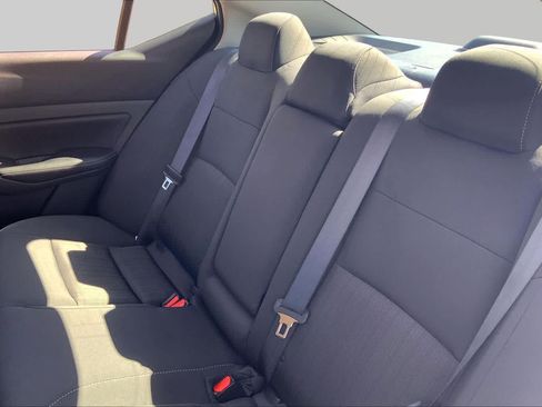 Used 2025 Nissan Altima 2.5 SV FWD image 21