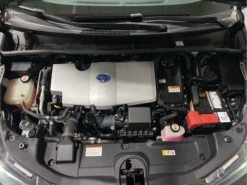 Used 2019 Toyota Prius LE image 32