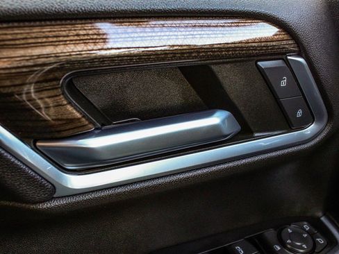 Used 2022 Chevrolet Silverado 1500 LT image 9