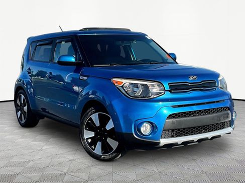 Used 2018 Kia Soul + FWD image 3