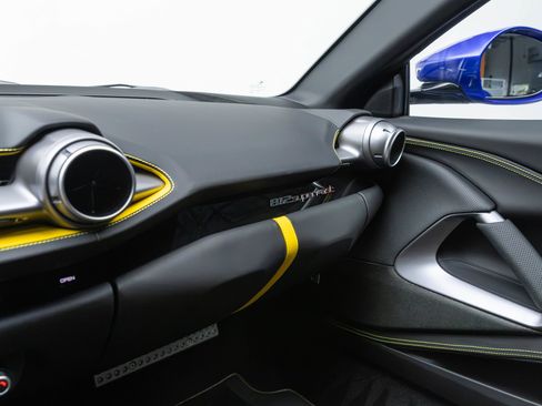 Used 2020 Ferrari 812 Superfast RWD image 37