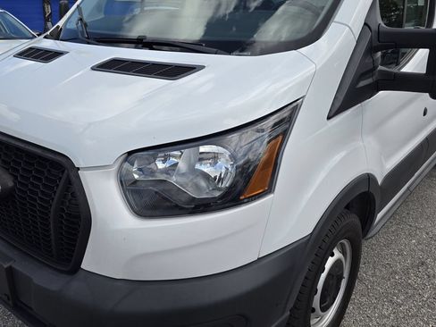 Used 2023 Ford Transit 250 Low Roof RWD image 6