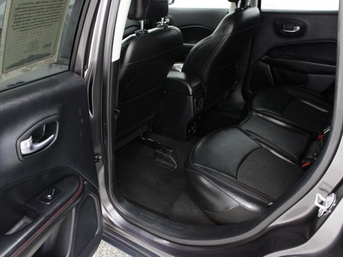 Used 2020 Jeep Compass Trailhawk AWD/4WD image 27