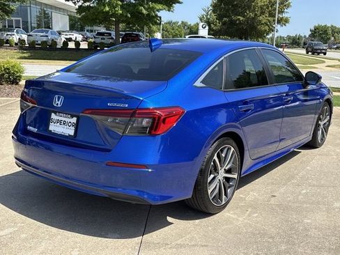 Used 2022 Honda Civic Touring image 3