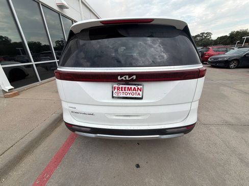 Used 2022 Kia Carnival SX FWD image 6