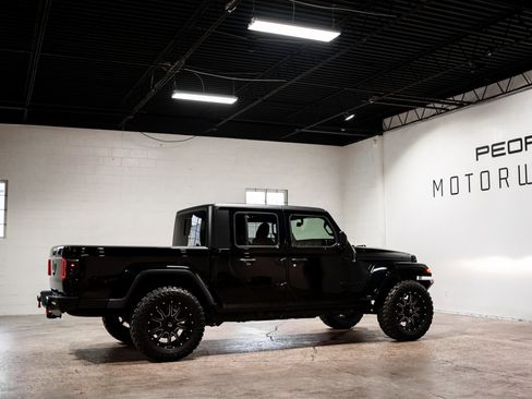 Used 2022 Jeep Gladiator Sport image 7