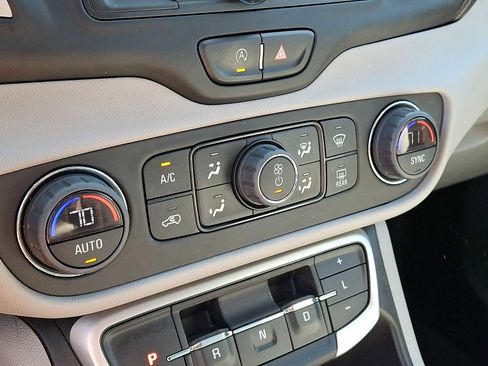 Certified 2023 GMC Terrain SLE w/ Driver Convenience Package AWD/4WD image 15
