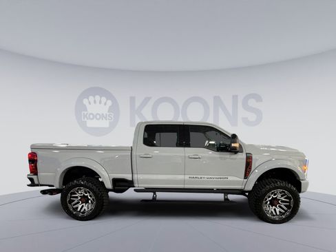 New 2026 Ford F250 Lariat w/ Black Appearance Package image 8