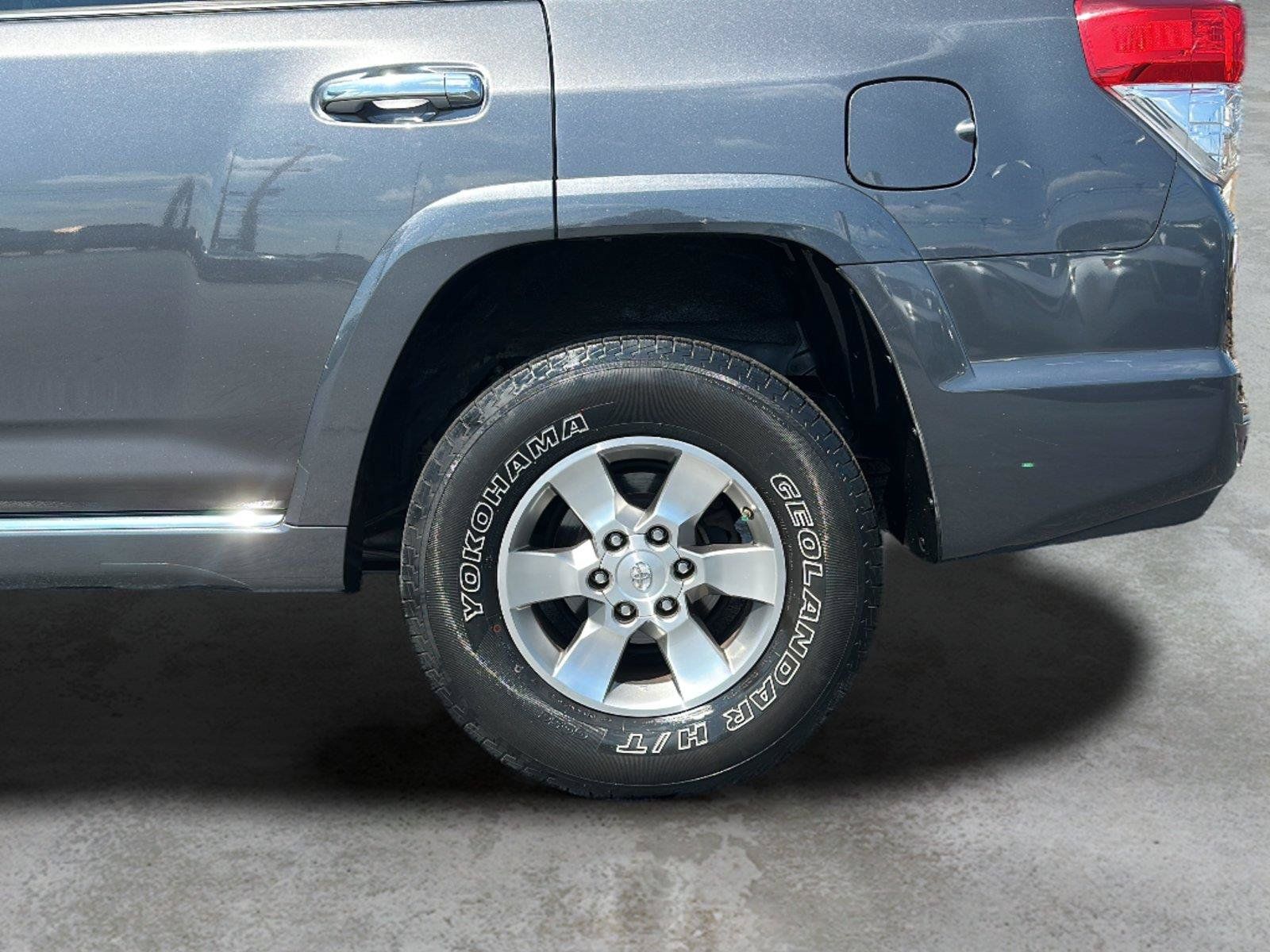 Used 2012 Toyota 4Runner SR5 RWD image 27
