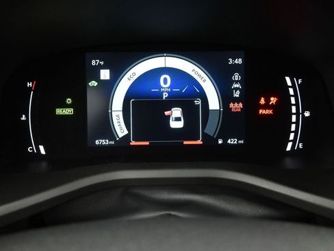 Used 2025 Toyota Camry SE w/ Convenience Package image 11