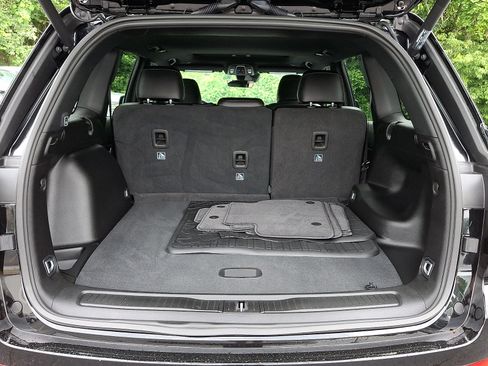 Certified 2025 Jeep Grand Cherokee Altitude AWD/4WD image 28