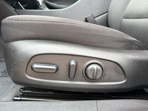 Used 2023 Chevrolet Malibu LT FWD image 9