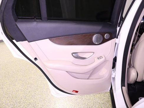 Used 2019 Mercedes-Benz GLC 300 4MATIC image 43