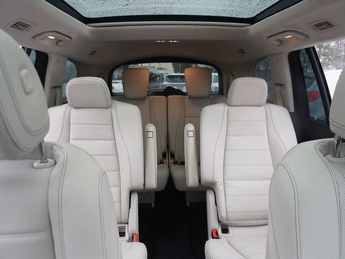 Used 2021 Mercedes-Benz GLS 580 4MATIC w/ Exclusive Trim Package image 41