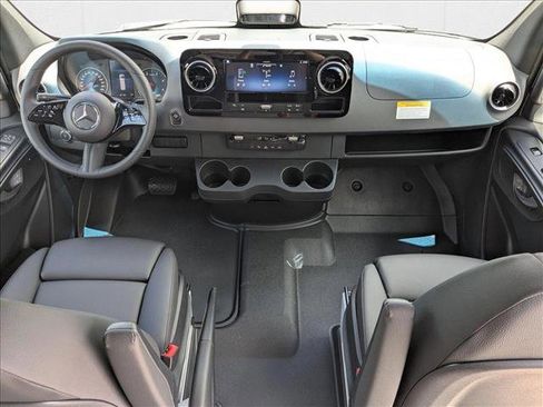 New 2025 Mercedes-Benz Sprinter 2500 image 13