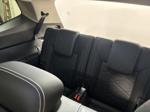 New 2025 Volkswagen Atlas SE image 34