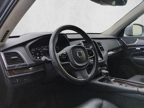 Used 2019 Volvo XC90 T6 Momentum w/ Advanced Package image 7