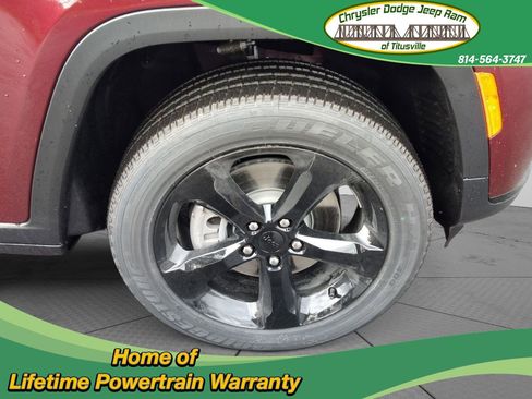 New 2025 Jeep Grand Cherokee L Laredo image 30