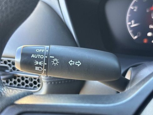 Used 2023 Honda HR-V LX image 36