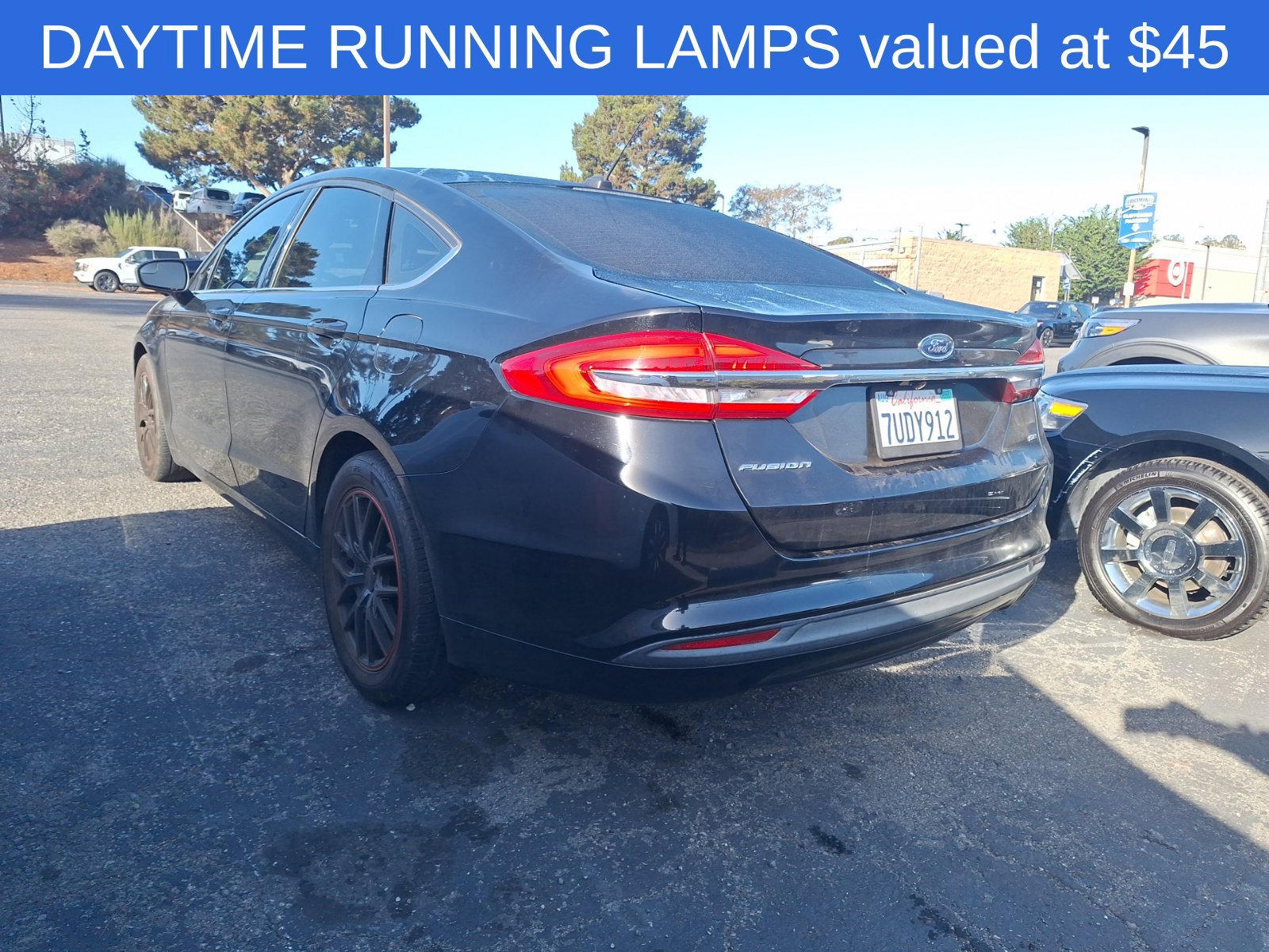 Used 2017 Ford Fusion SE FWD image 5