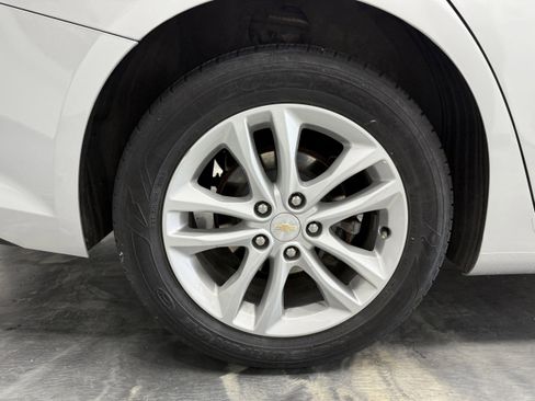 Used 2018 Chevrolet Malibu LT image 27