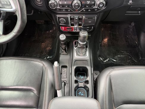 Used 2022 Jeep Wrangler Unlimited Rubicon w/ Xtreme Recon 35" Tire Package AWD/4WD image 13