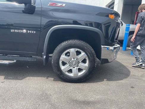 Used 2020 Chevrolet Silverado 2500 LTZ w/ LTZ Convenience Package image 10