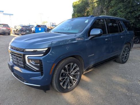 Used 2025 Chevrolet Tahoe High Country AWD/4WD image 11