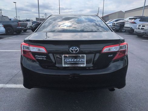 Used 2014 Toyota Camry SE image 5