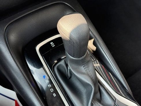 Used 2024 Toyota Corolla LE FWD image 27