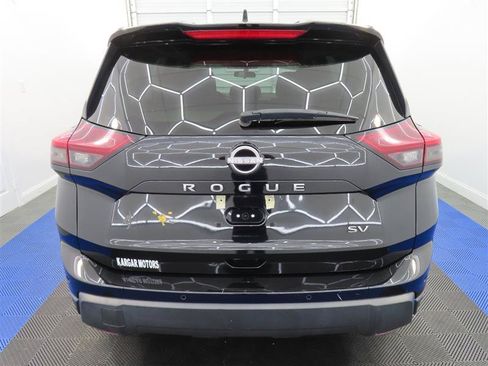 Used 2024 Nissan Rogue SV FWD image 11