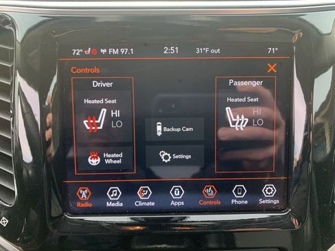 Used 2020 Jeep Cherokee Limited image 25