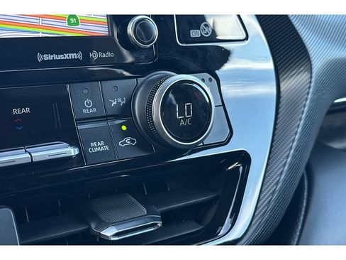 Used 2021 Toyota Highlander XSE FWD image 31