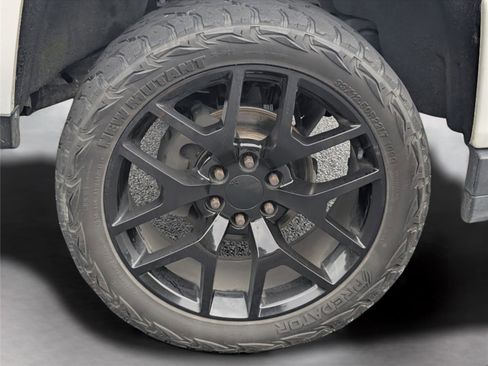 Used 2017 Chevrolet Silverado 1500 LTZ Z71 w/ LTZ Plus Package AWD/4WD image 44