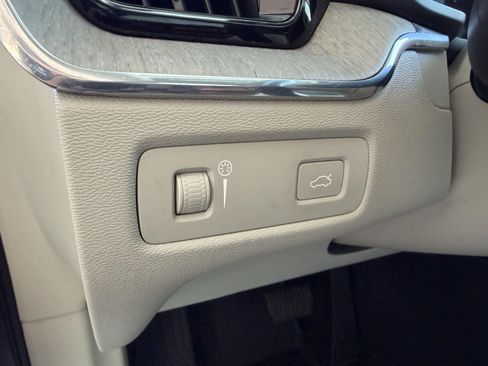 Used 2018 Volvo XC60 T6 Inscription w/ Luxury Seat Package image 42