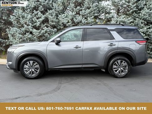 Used 2025 Nissan Pathfinder SV image 4