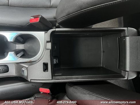 Used 2013 Acura ILX w/ Technology Package FWD image 39