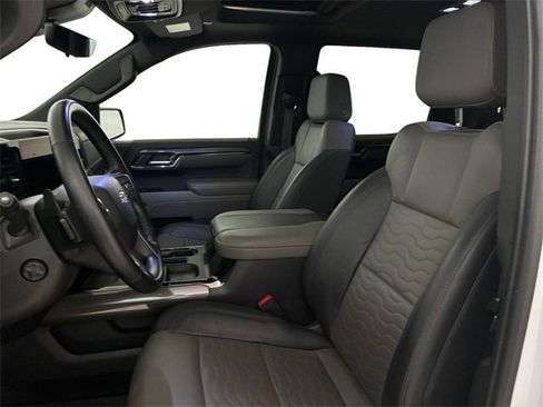 Used 2023 Chevrolet Silverado 1500 ZR2 w/ Technology Package image 12