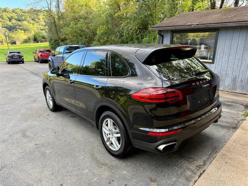 Used 2016 Porsche Cayenne AWD/4WD image 6