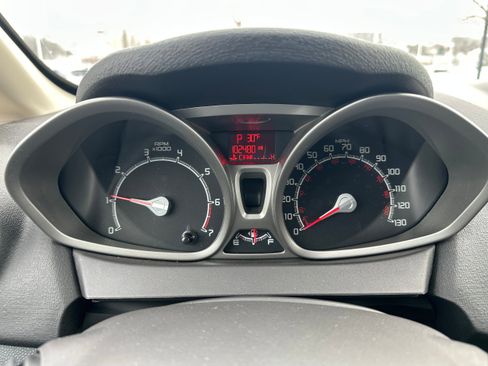 Used 2013 Ford Fiesta SE image 18