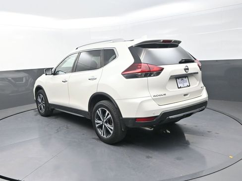 Used 2019 Nissan Rogue SV w/ Premium Package image 8