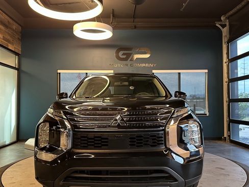 Used 2022 Mitsubishi Outlander ES image 8