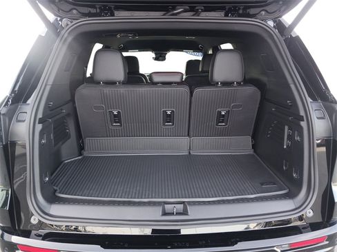 New 2026 Chevrolet Traverse RS w/ LPO, Floor Liner Package image 13