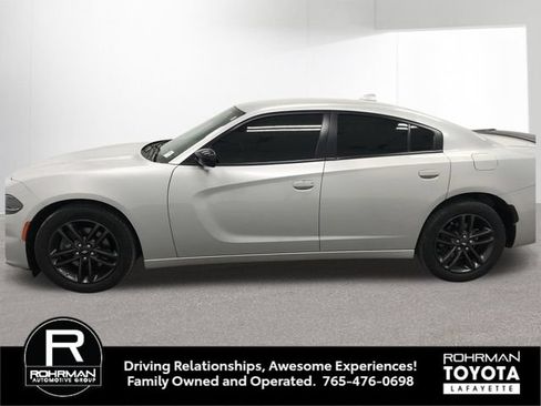 Used 2019 Dodge Charger SXT w/ Blacktop Package AWD/4WD image 3