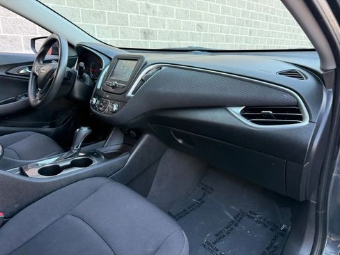Used 2017 Chevrolet Malibu LS image 13