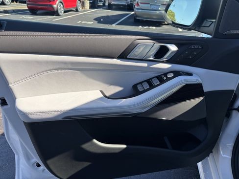 New 2026 BMW X7 xDrive40i w/ Executive Package image 11