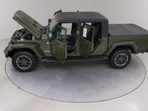 Used 2022 Jeep Gladiator Overland w/ Dual Top Group AWD/4WD image 54