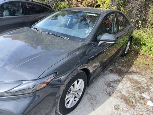 Used 2025 Toyota Camry LE image 1